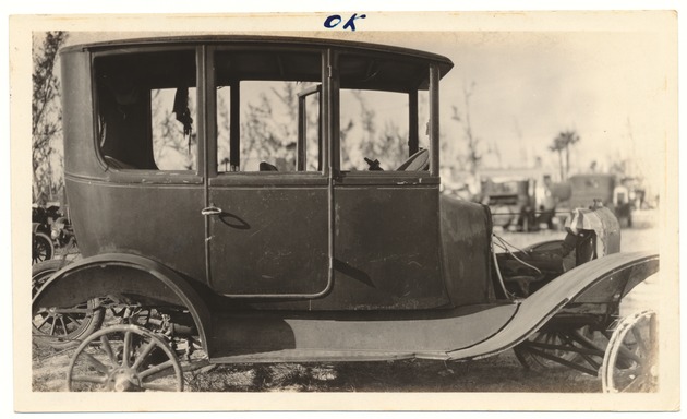 Ford Sedan located at True White Garage - Recto Photograph