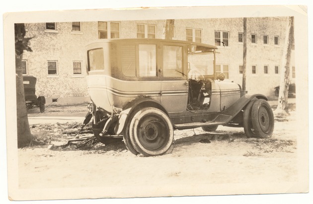 REO Taxi located at Thirteenth and Drexell - Recto Photograph