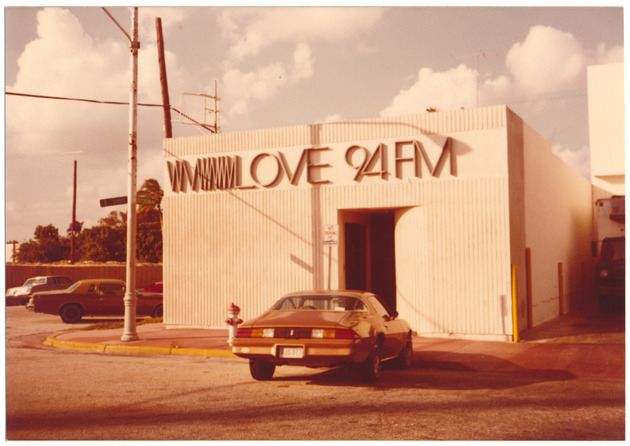 WMWWLove 94FM Radio Station - 