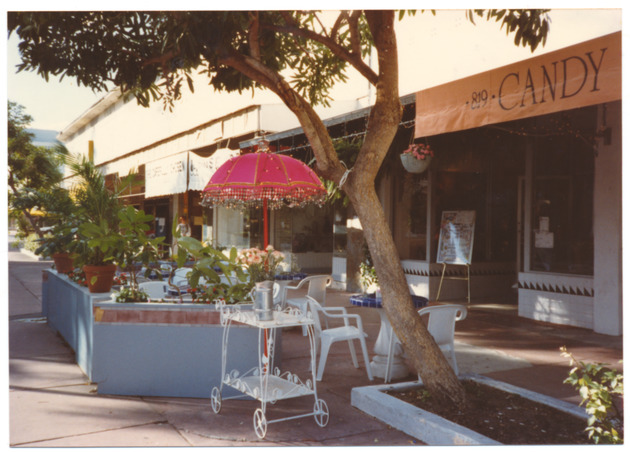 Stores on Lincoln Road - 