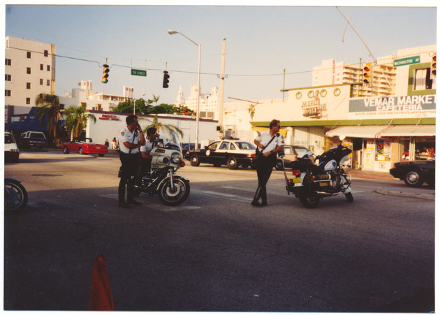 Police officers on Washington Avenue and 16th Street - 