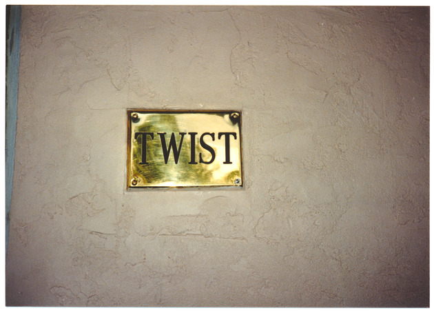 Twist on 1057 Washington Avenue - 