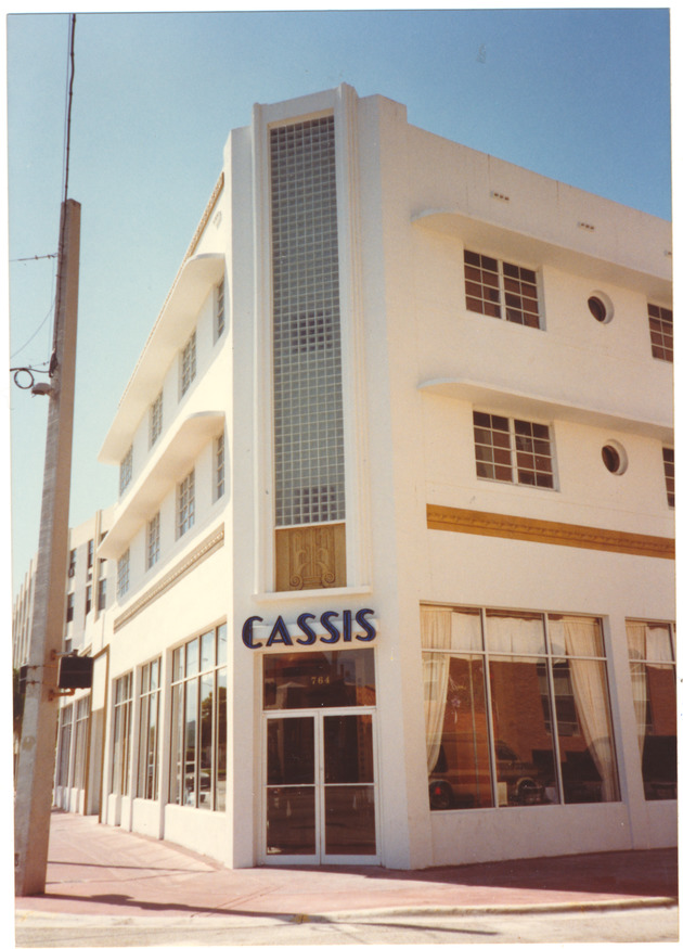 Cassis at 764 Washington Avenue - 