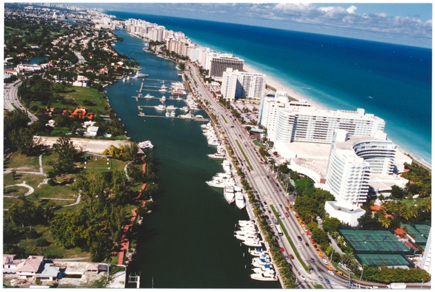 Pinetree Park and Indian Creek, with boats docked along Collins Avenue - 