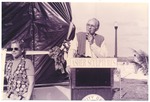 [1998] Man at podium at Asher Sculpture Show