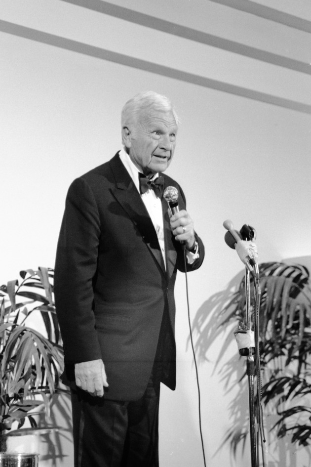 Eddie Albert - Image 1