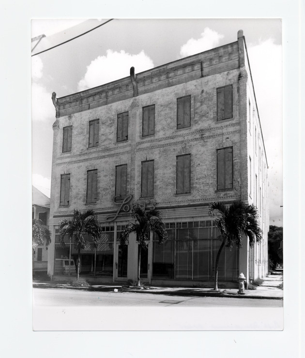 Long's Furniture Store at 800 Fleming Street