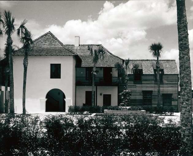 [Pan American Building from Hypolita Street, looking North] - 