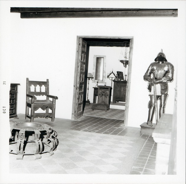 [Casa del Hidalgo interior with artifacts, 1971] - 