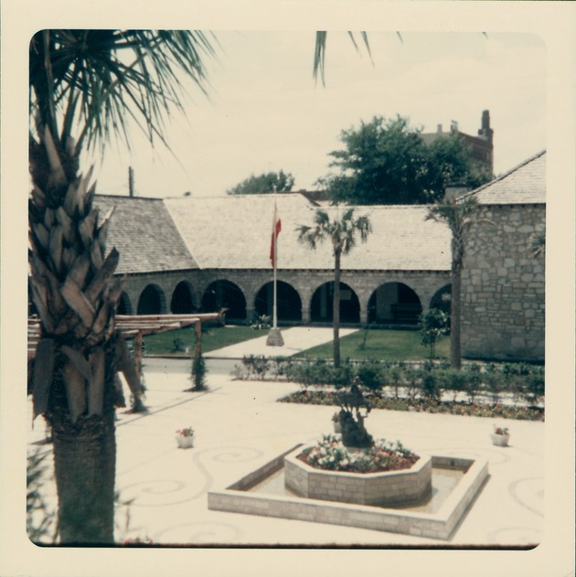 [Casa del Hidalgo from the loggia of the Pan American Building, looking South] - 